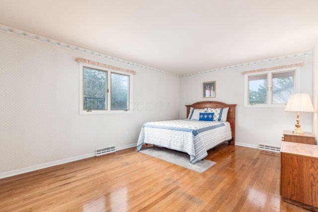 240 Old Trail Drive, Columbus, OH 43213
