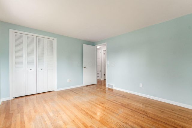 240 Old Trail Drive, Columbus, OH 43213