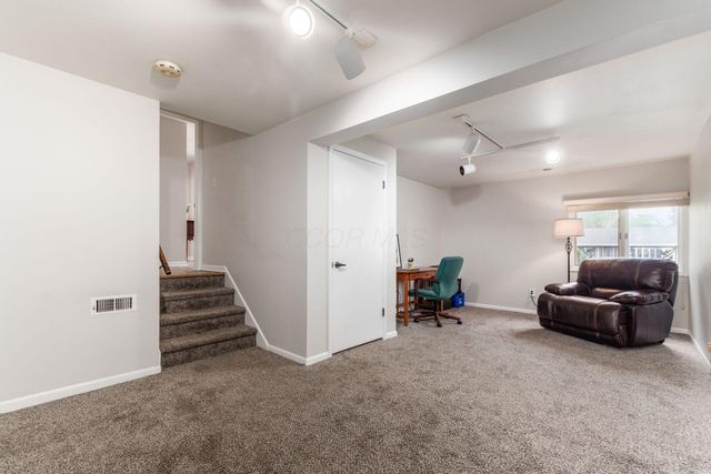 240 Old Trail Drive, Columbus, OH 43213