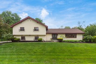 240 Old Trail Drive, Columbus, OH 43213