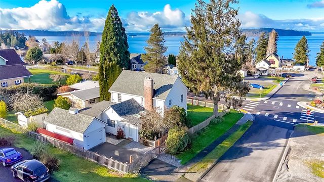 1514 Rainier St, Steilacoom, WA 98388