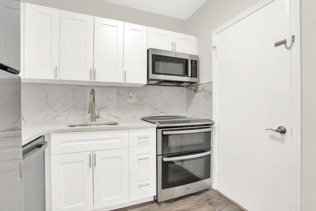 299 SW 7th Street 1040, Boca Raton, FL 33432