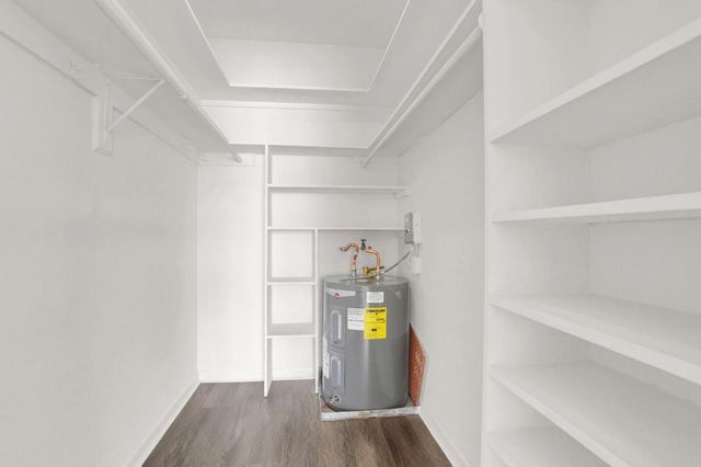 299 SW 7th Street 1040, Boca Raton, FL 33432