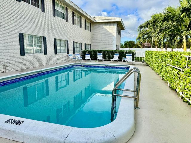 299 SW 7th Street 1040, Boca Raton, FL 33432