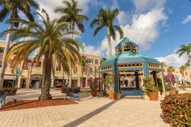 299 SW 7th Street 1040, Boca Raton, FL 33432