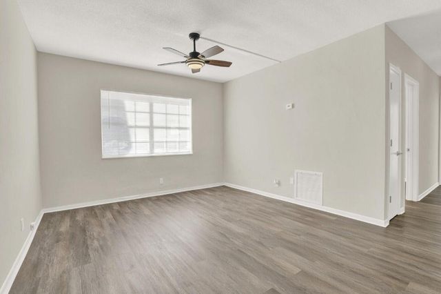 299 SW 7th Street 1040, Boca Raton, FL 33432