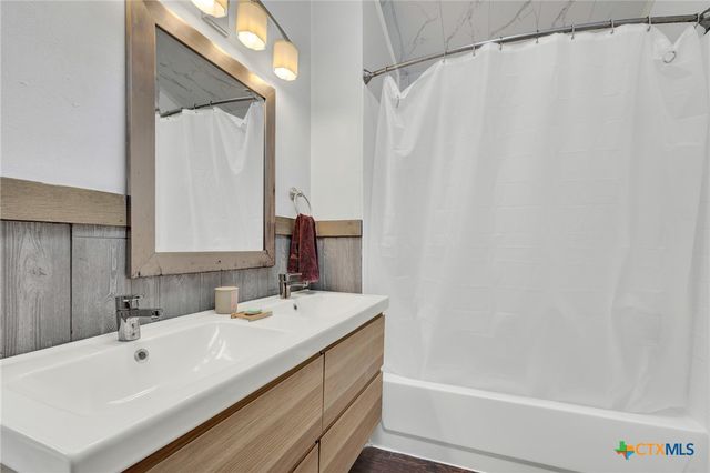 201 Ridgewood, San Marcos, TX 78666