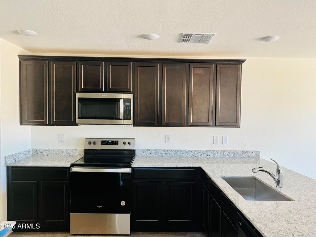 Image 17 of property listing at 1536 E INOUYE Drive, Casa Grande, AZ 85122