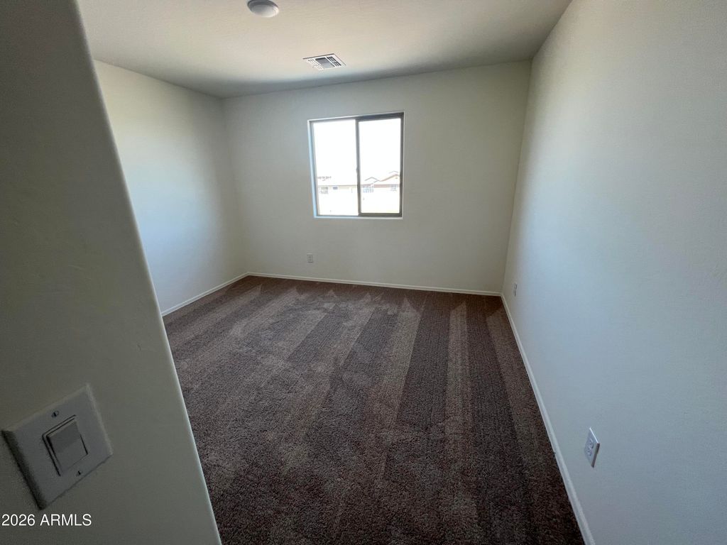 Image 4 of property listing at 1536 E INOUYE Drive, Casa Grande, AZ 85122