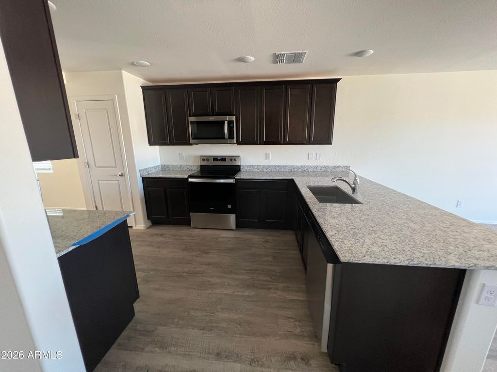 Image 6 of property listing at 1536 E INOUYE Drive, Casa Grande, AZ 85122