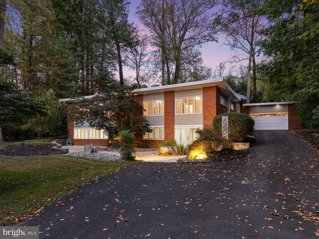 6420 CROSSWOODS DR, Falls Church, VA 22044