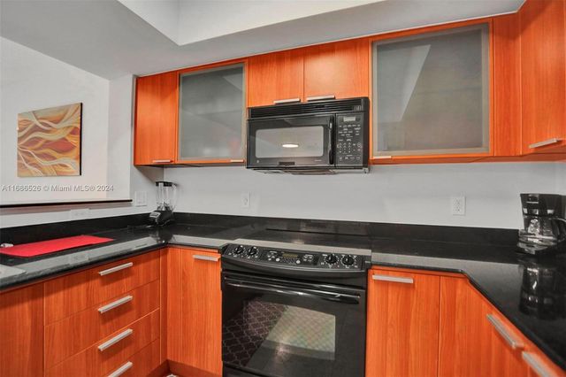 16699 COLLINS AV 3105, Sunny Isles Beach, FL 33160