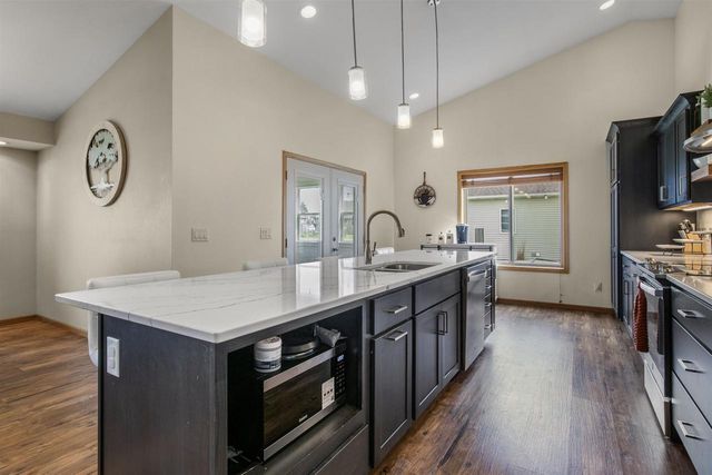 2012 Cherokee Drive, Prairie Du Sac, WI 53578