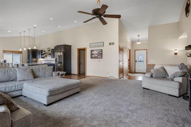 2012 Cherokee Drive, Prairie Du Sac, WI 53578
