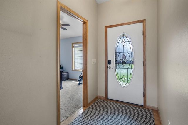 2012 Cherokee Drive, Prairie Du Sac, WI 53578