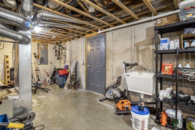 2012 Cherokee Drive, Prairie Du Sac, WI 53578