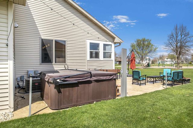 2012 Cherokee Drive, Prairie Du Sac, WI 53578