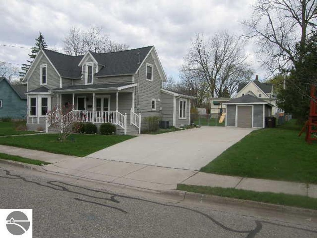 Image 1 of property listing at 714 Second Avenue, Alma, MI 48801