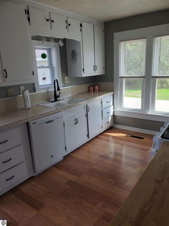 Image 14 of property listing at 714 Second Avenue, Alma, MI 48801