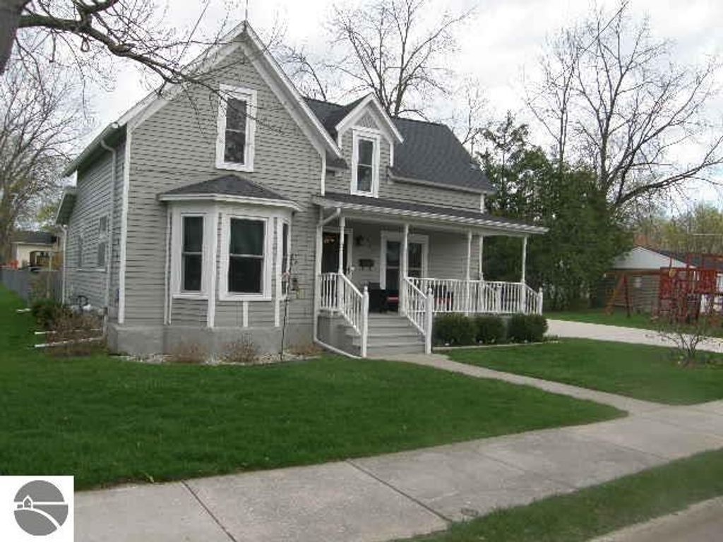 Image 2 of property listing at 714 Second Avenue, Alma, MI 48801