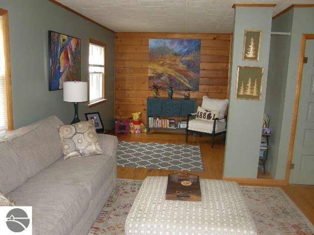 Image 8 of property listing at 714 Second Avenue, Alma, MI 48801