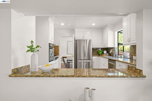 40374 San Sebastian Pl, Fremont, CA 94539