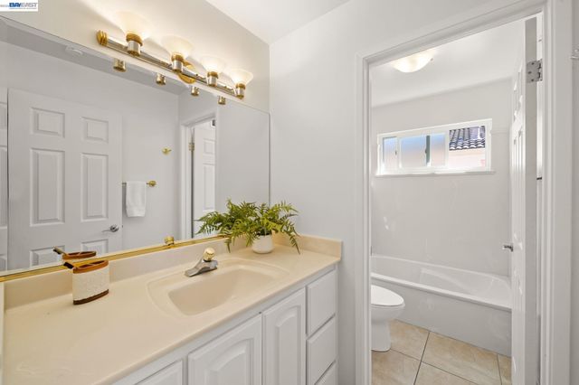 40374 San Sebastian Pl, Fremont, CA 94539