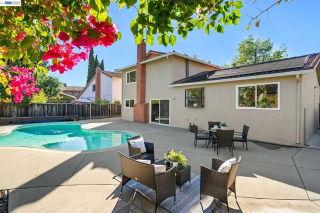 40374 San Sebastian Pl, Fremont, CA 94539