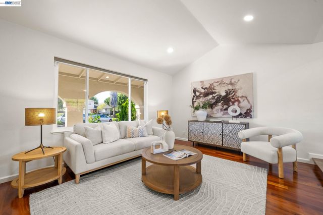 40374 San Sebastian Pl, Fremont, CA 94539