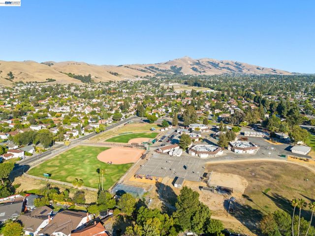 40374 San Sebastian Pl, Fremont, CA 94539