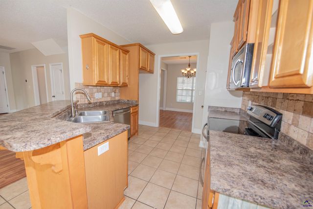 218 Misty Valley Lane, Bonaire, GA 31005