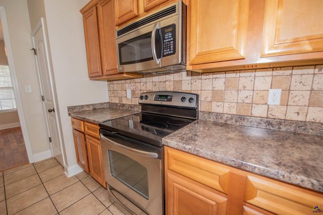 218 Misty Valley Lane, Bonaire, GA 31005