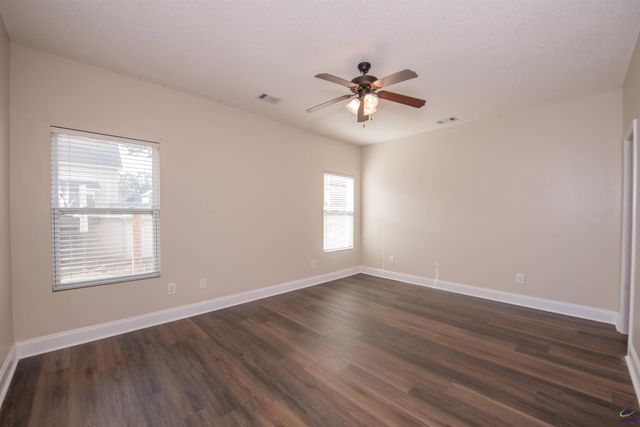 218 Misty Valley Lane, Bonaire, GA 31005