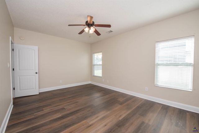 218 Misty Valley Lane, Bonaire, GA 31005