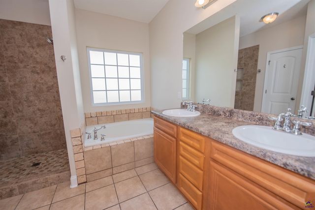 218 Misty Valley Lane, Bonaire, GA 31005