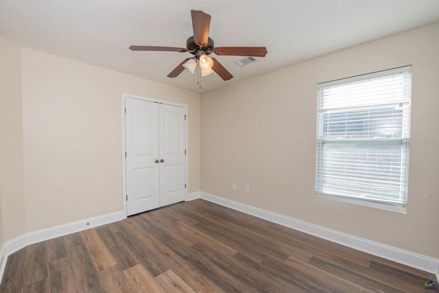 218 Misty Valley Lane, Bonaire, GA 31005