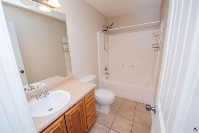 218 Misty Valley Lane, Bonaire, GA 31005