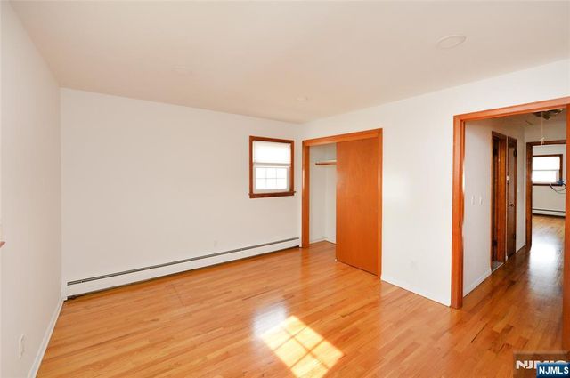 11 Gregory Court, Elmwood Park, NJ 07407