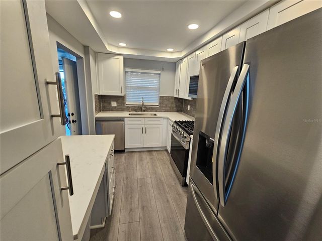 6020 SHORE BOULEVARD S 107, Gulfport, FL 33707