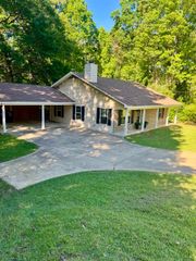 1311 Blueridge Pkwy, Longview, TX 75605