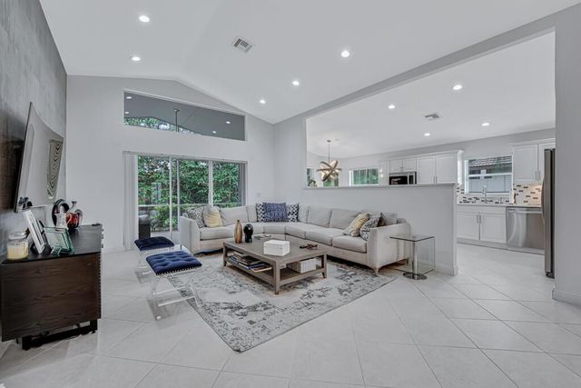 6370 Via Primo Street, Lake Worth, FL 33467