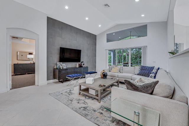 6370 Via Primo Street, Lake Worth, FL 33467