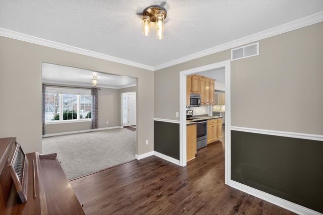 420 5th Street NE, Plainview, MN 55964