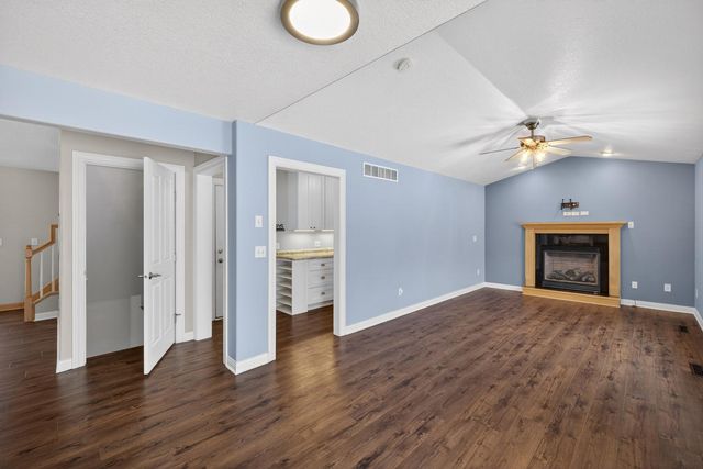 420 5th Street NE, Plainview, MN 55964