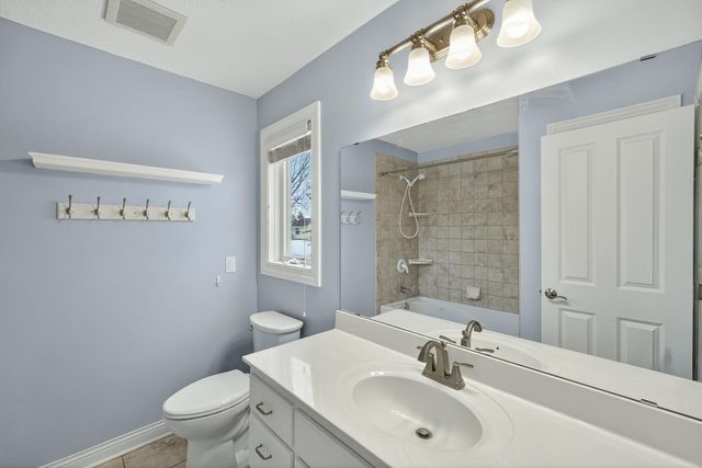 420 5th Street NE, Plainview, MN 55964