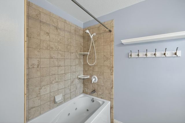 420 5th Street NE, Plainview, MN 55964