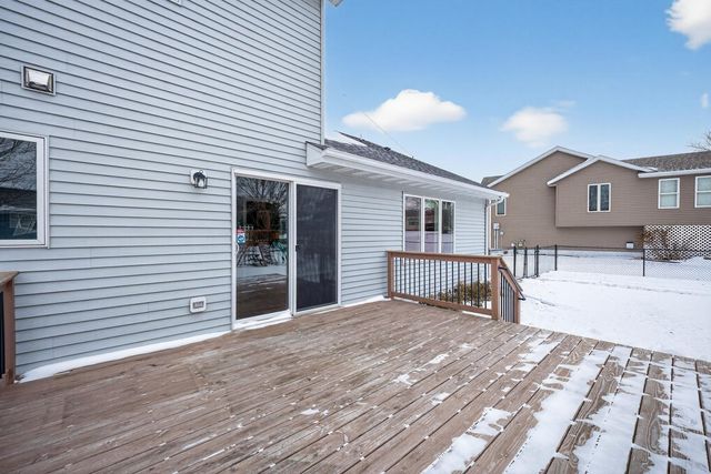 420 5th Street NE, Plainview, MN 55964