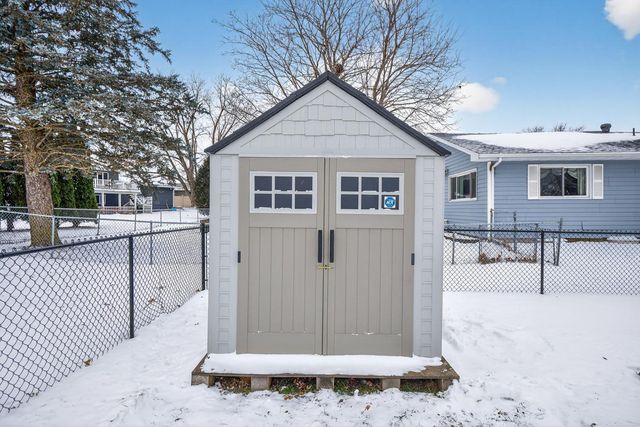 420 5th Street NE, Plainview, MN 55964