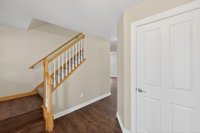 420 5th Street NE, Plainview, MN 55964