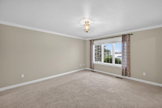 420 5th Street NE, Plainview, MN 55964